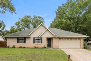 featured image of 223 N Willow St