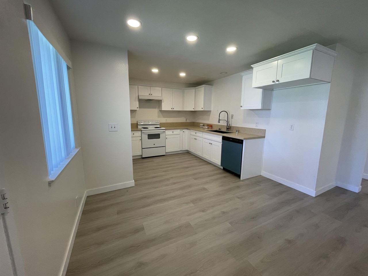 2654 Victoria Ave #1 - Photo 3 of 26