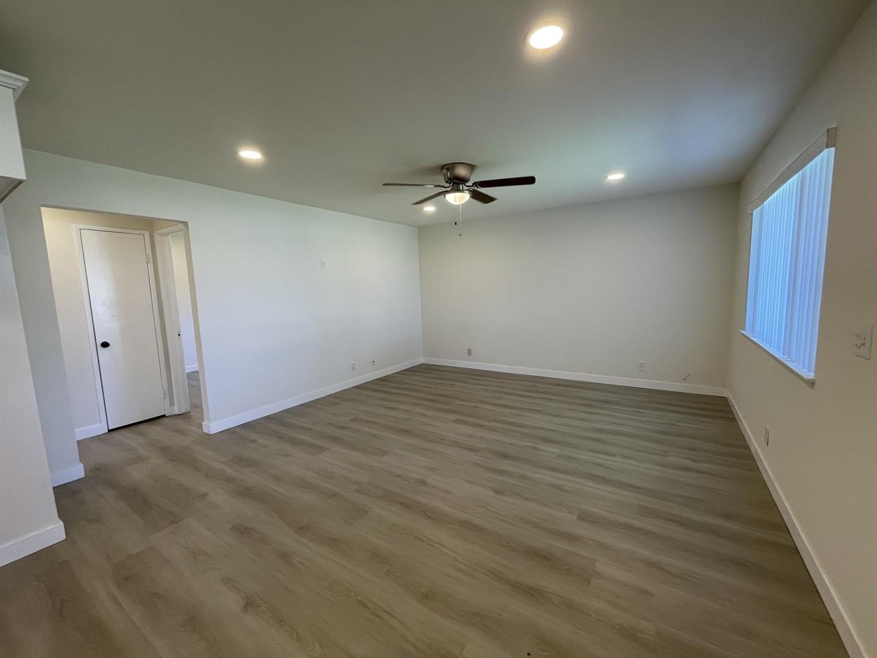 2654 Victoria Ave #1 - Photo 4 of 26