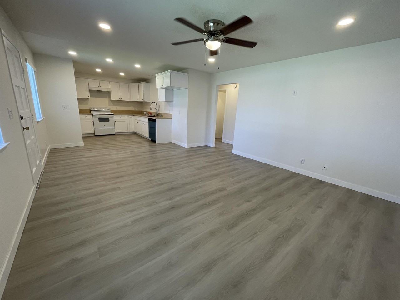 2654 Victoria Ave #1 - Photo 5 of 26
