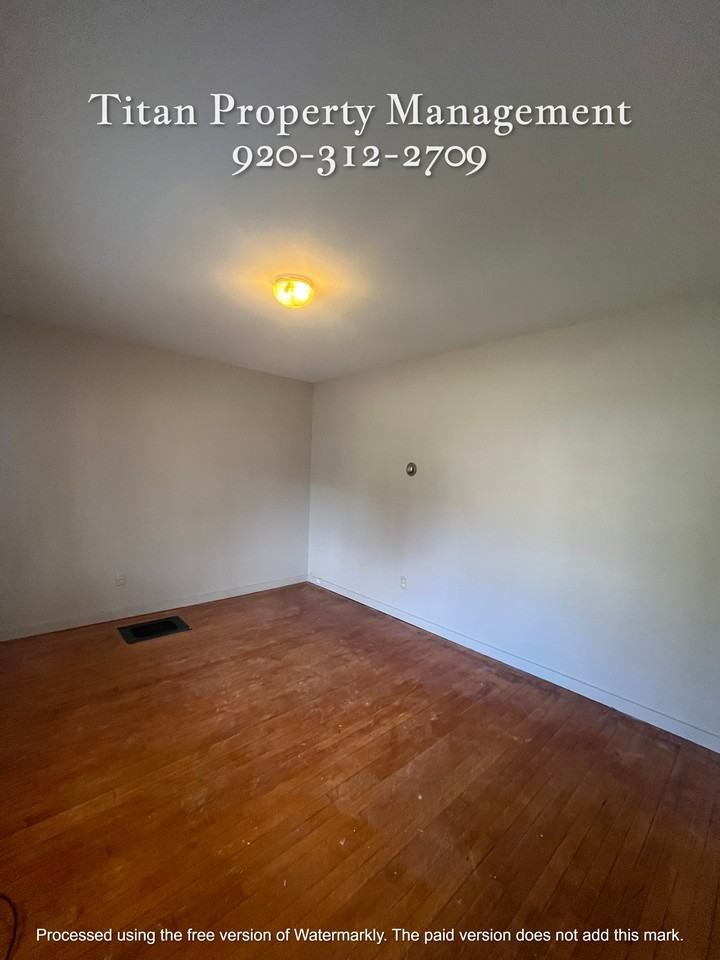 225 E Parkway Ave #1 - Photo 3 of 10