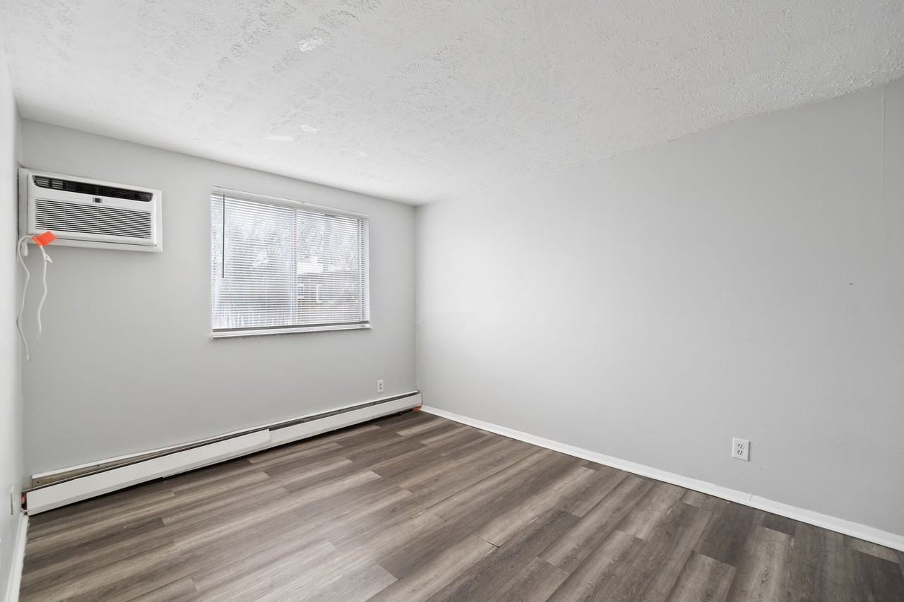 2356/2358 Harrison Ave - Photo 4 of 9