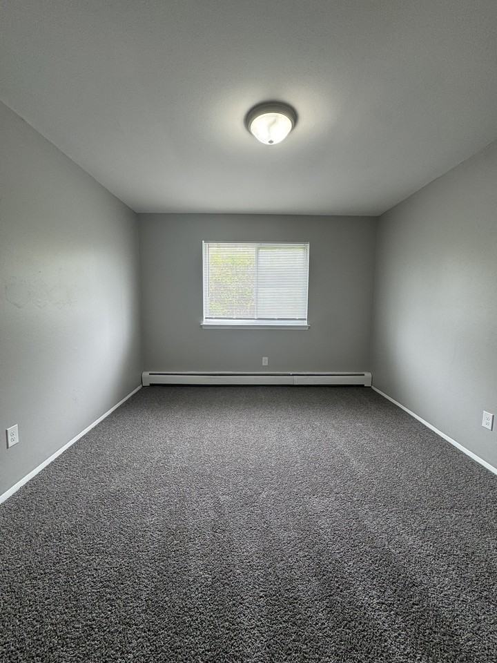 18642 Van Horn Rd #1 - Photo 5 of 8