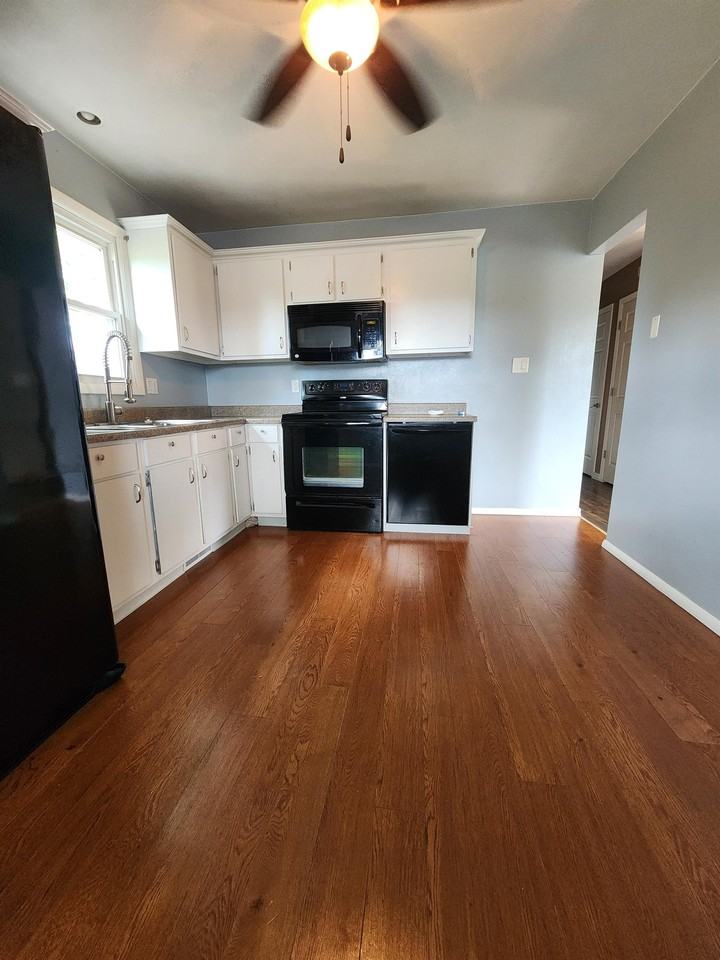 2065 Ellen St #1 - Photo 7 of 22