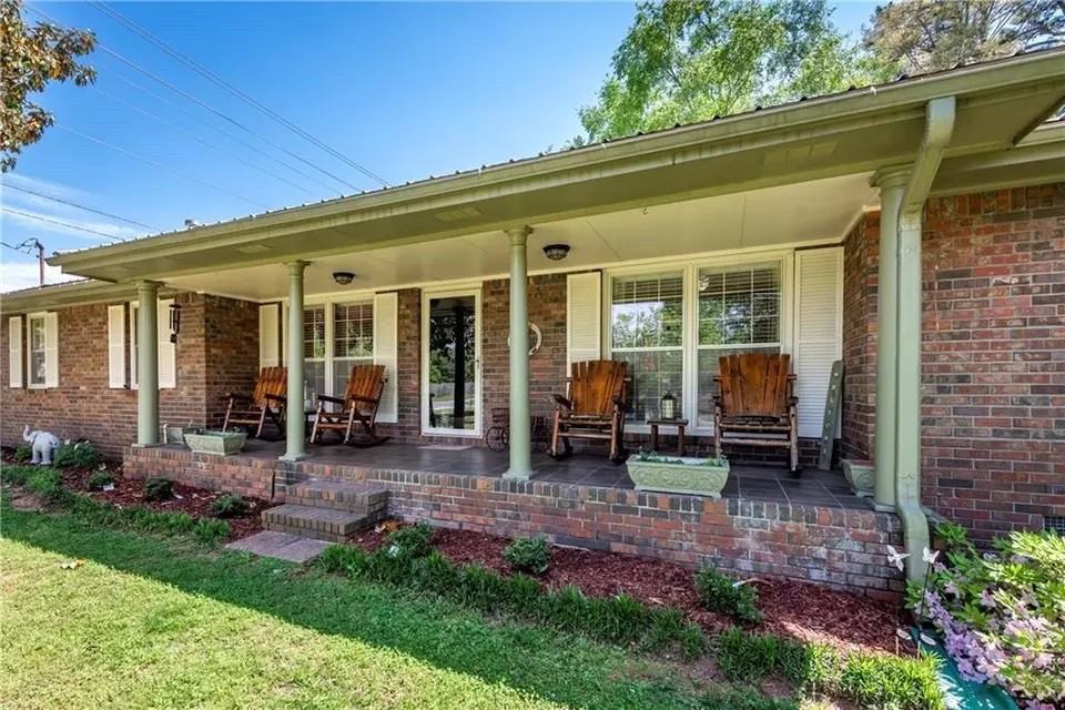 2347 Morgan Rd - Photo 3 of 37