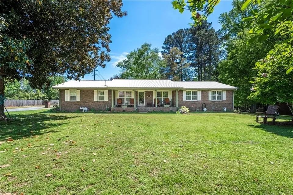 2347 Morgan Rd - Photo 4 of 31