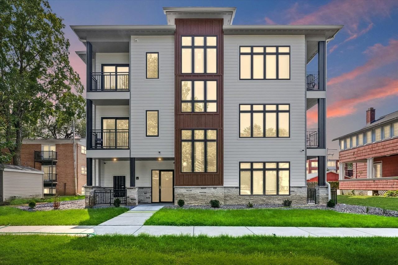 305 W Washington - Photo 3 of 31