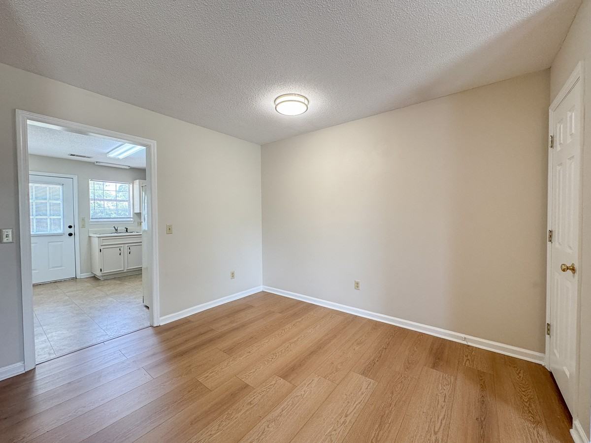 511 Park Ave #B - Photo 5 of 14
