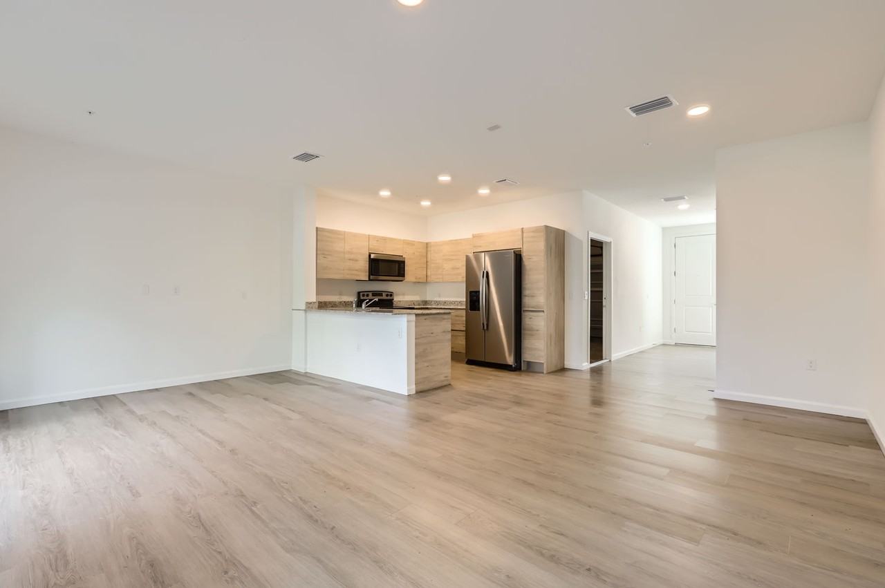 1217 Southstation Pl #502 - Photo 3 of 32