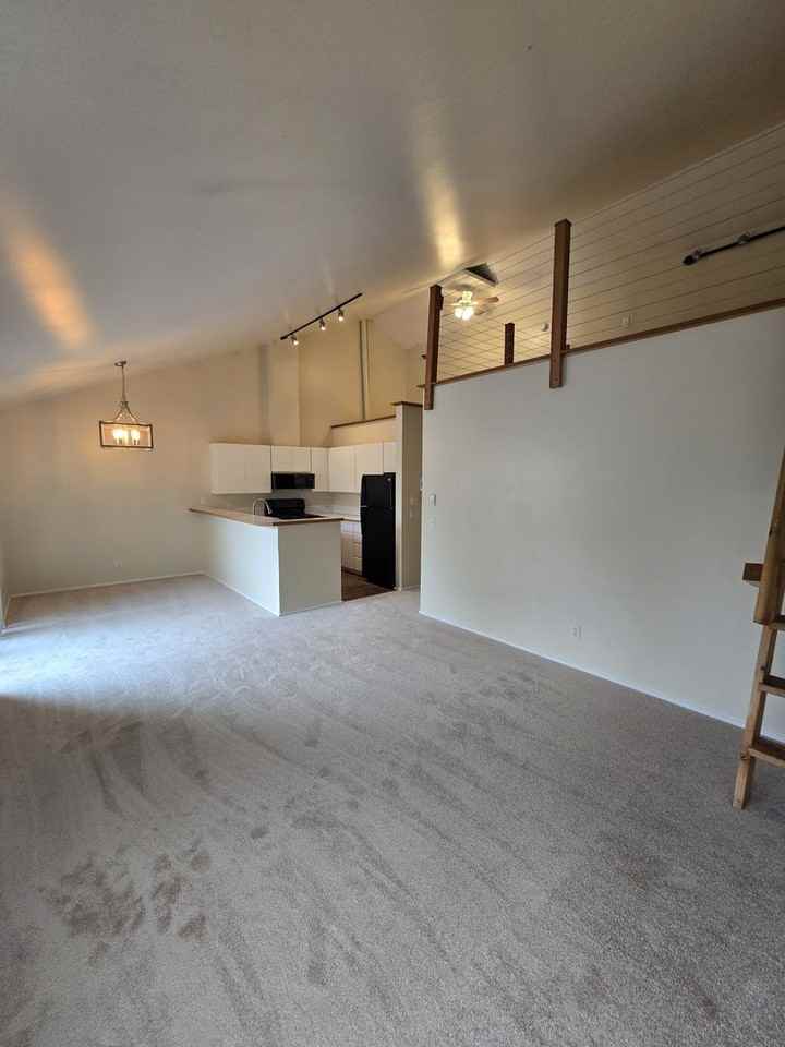 1531 Nw 61st St #301 - Photo 3 of 16