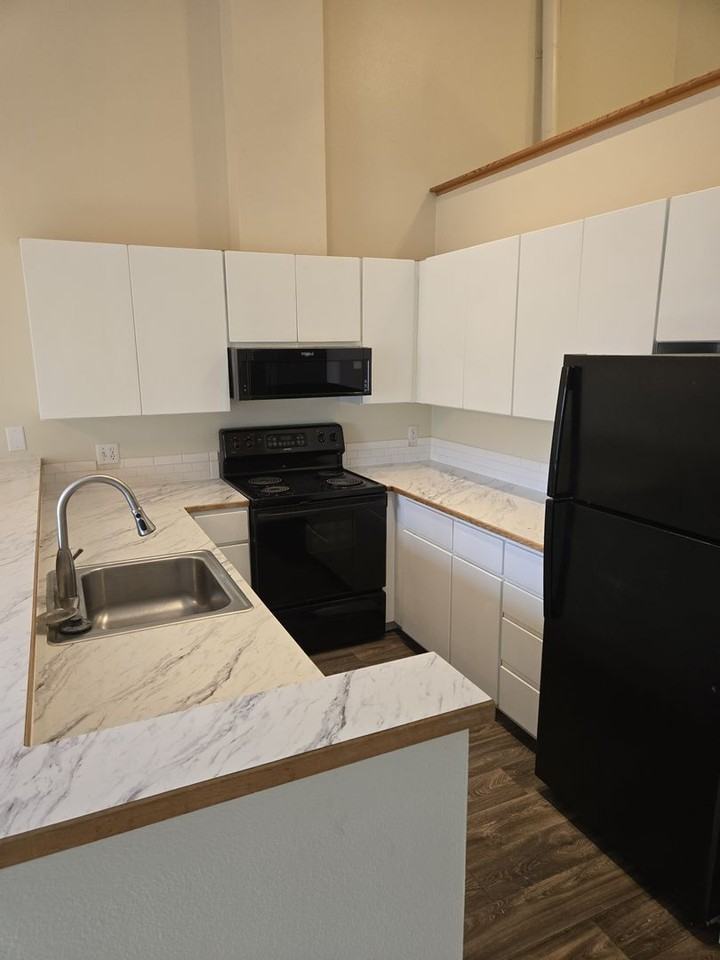 1531 Nw 61st St #301 - Photo 4 of 16