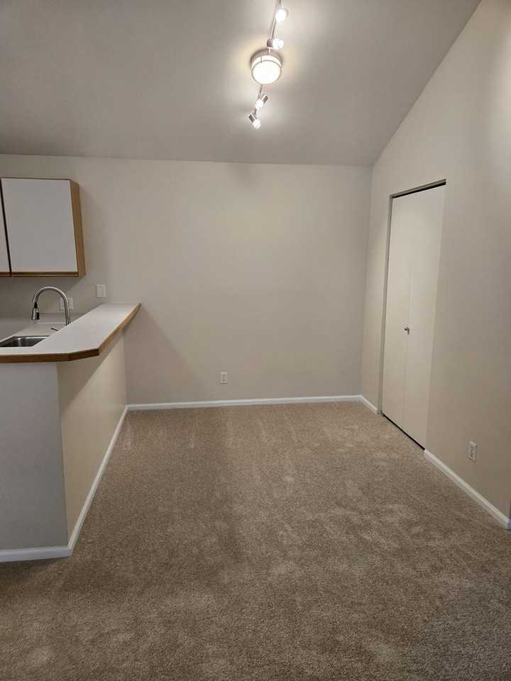 1531 Nw 61st St #303 - Photo 6 of 14