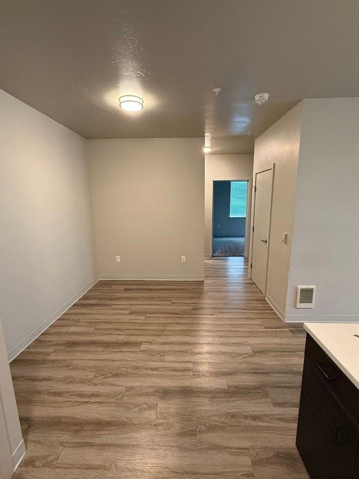 Apartments @ 2 Mile - Photo 4 of 25