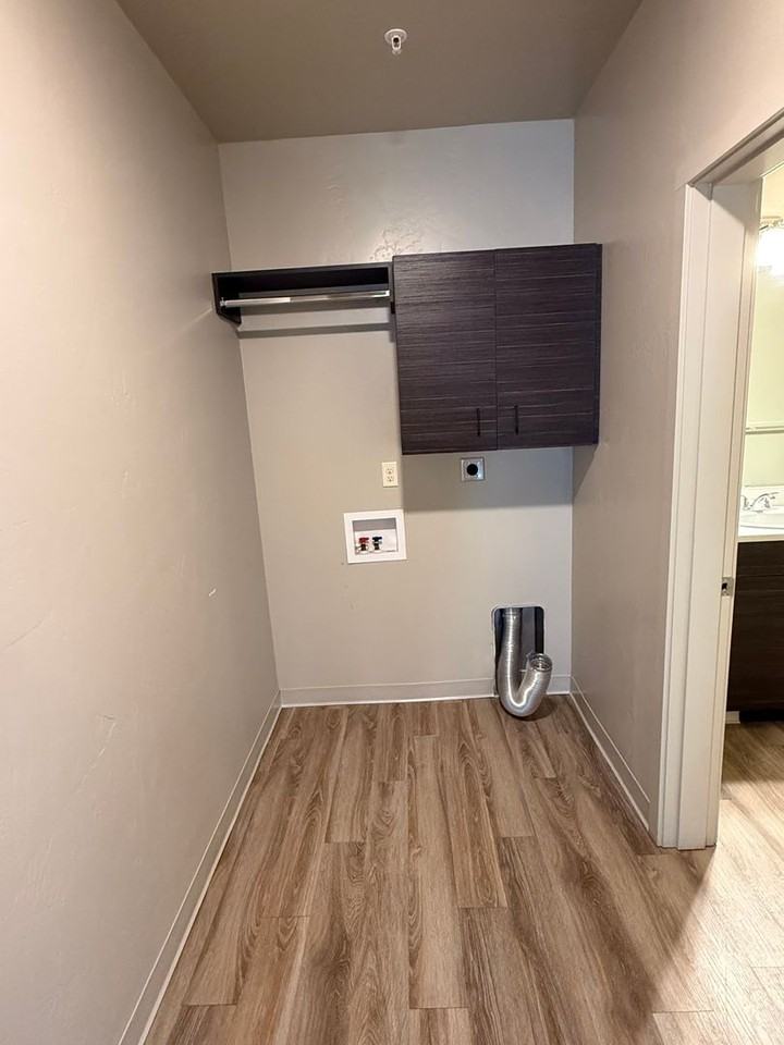 Apartments @ 2 Mile - Photo 7 of 25