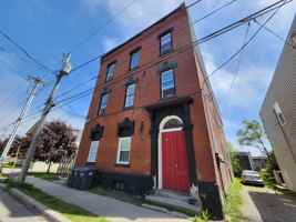 featured image of 112 Queen St #3