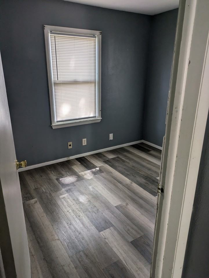 802 E London Ave #1 - Photo 2 of 7