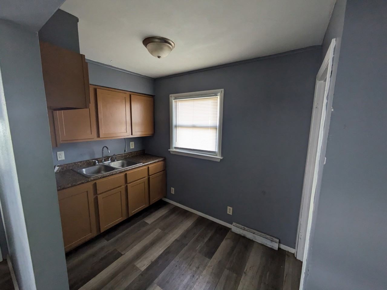 802 E London Ave #1 - Photo 5 of 7
