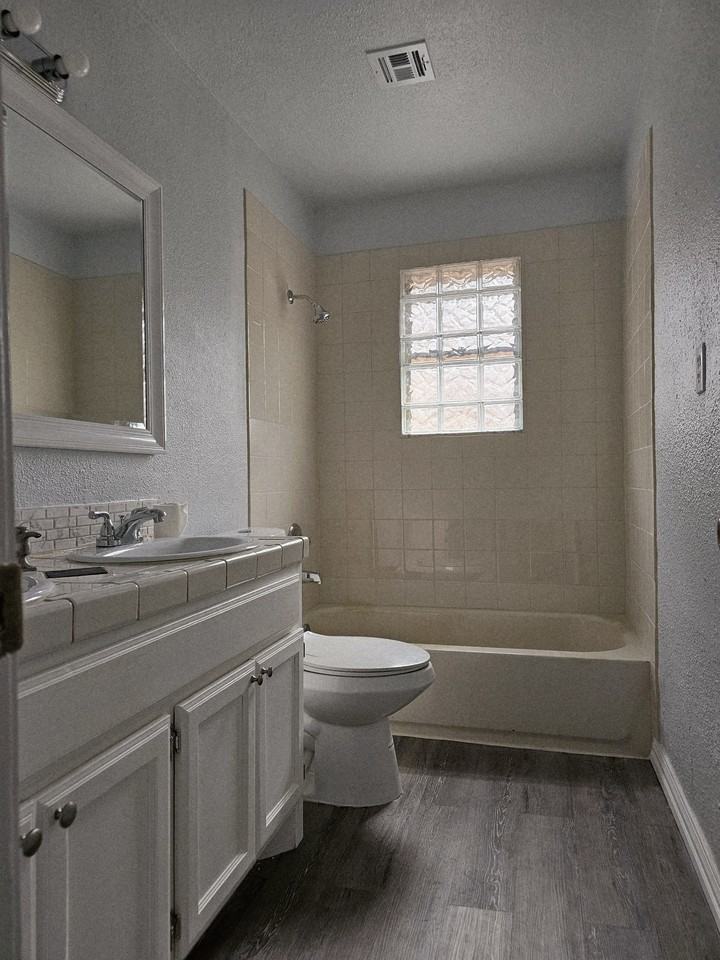 904 Se 69th St #8th - Photo 2 of 16