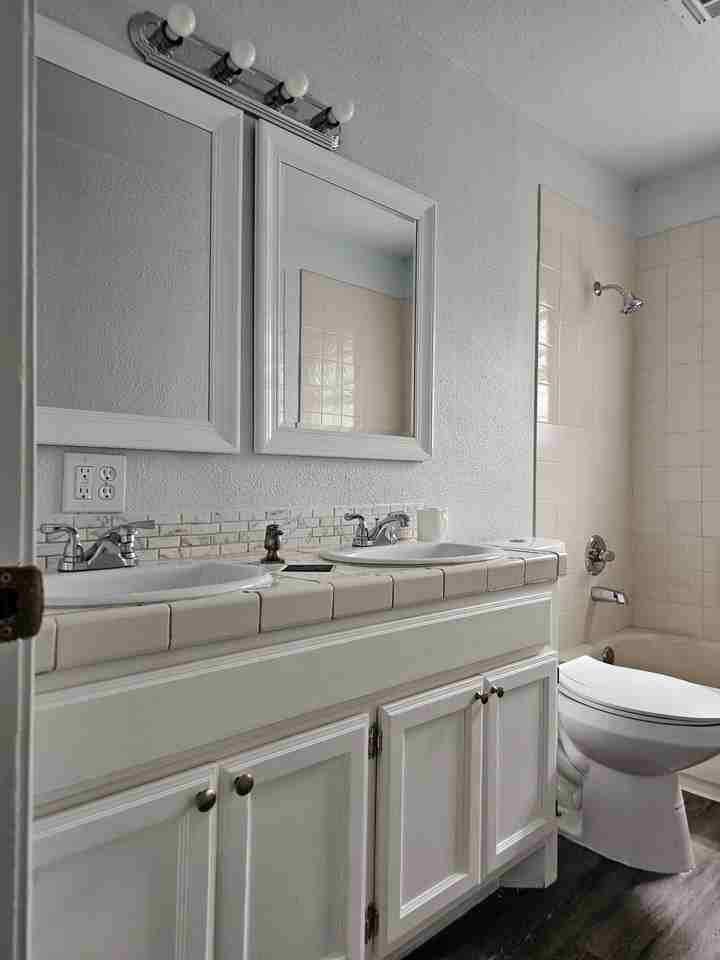 904 Se 69th St #8th - Photo 3 of 16