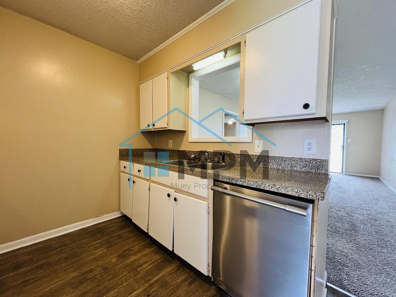 313 Woodale Dr #16 - Photo 3 of 10