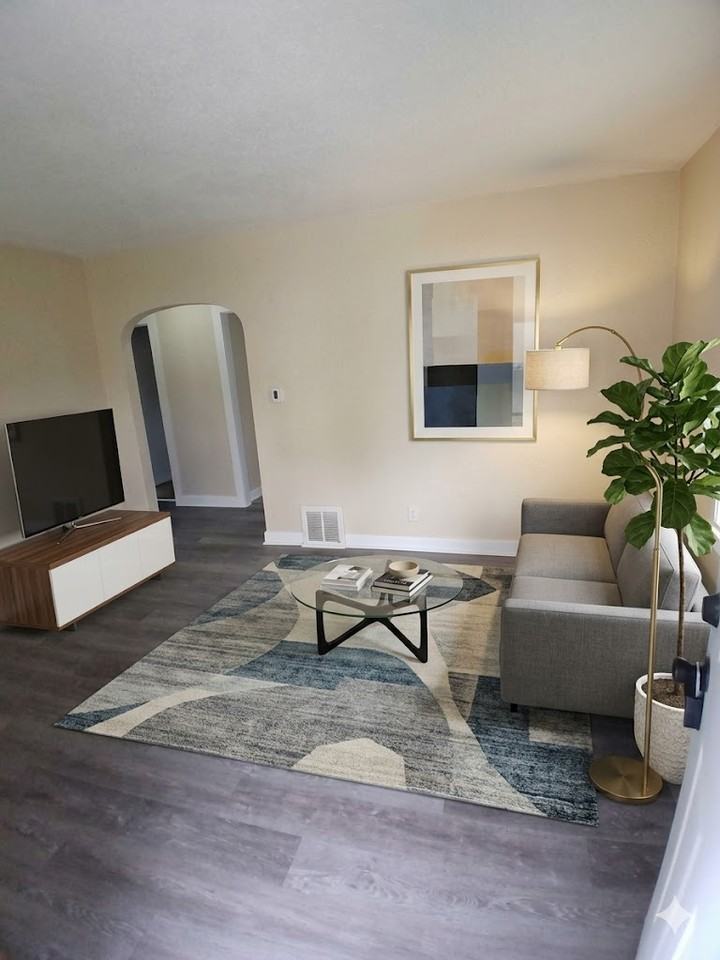 2208 Christina St #1 - Photo 3 of 7