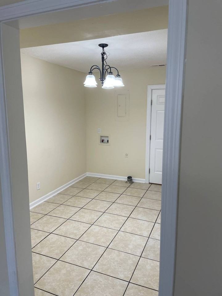 549 Cambridge Dr Apt O #549O - Photo 3 of 8