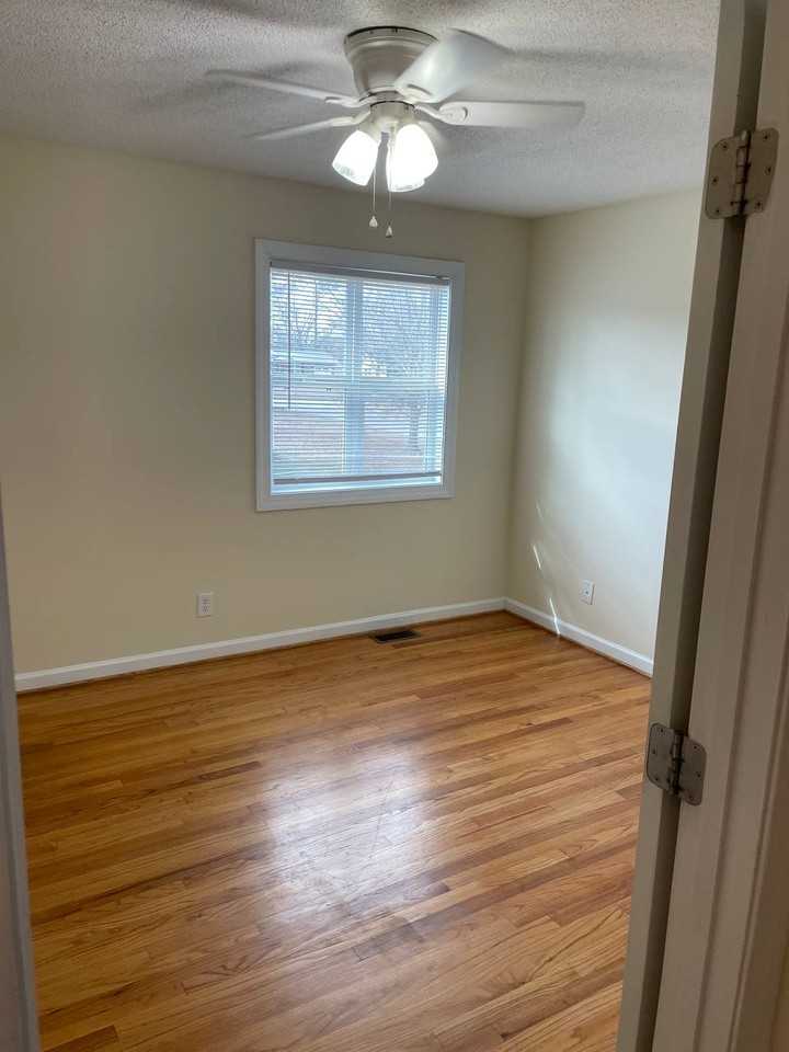 549 Cambridge Dr Apt O #549O - Photo 5 of 8
