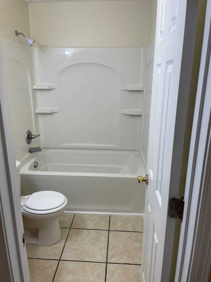 549 Cambridge Dr Apt O #549O - Photo 6 of 8
