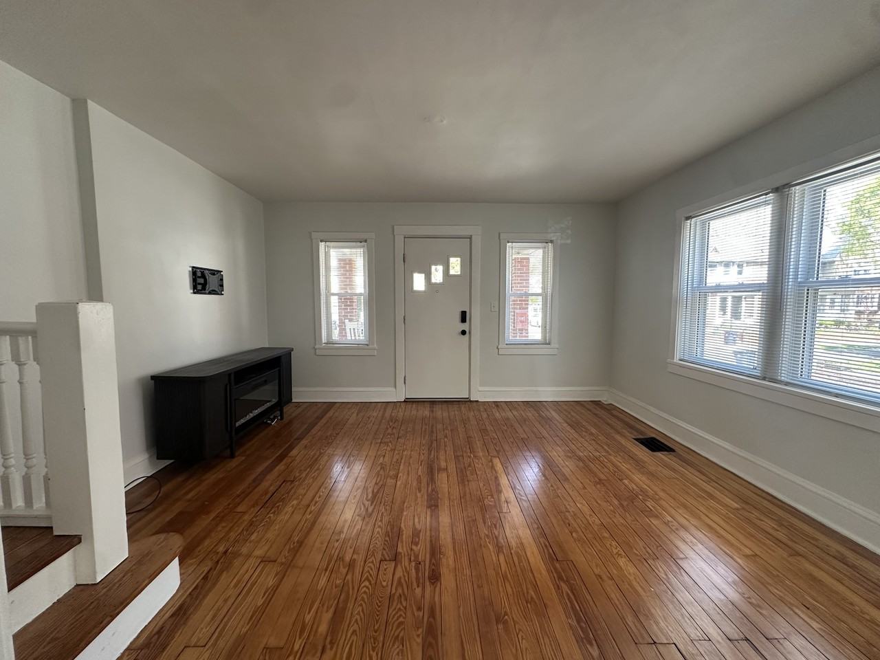 610 Geddes St #1 - Photo 5 of 20