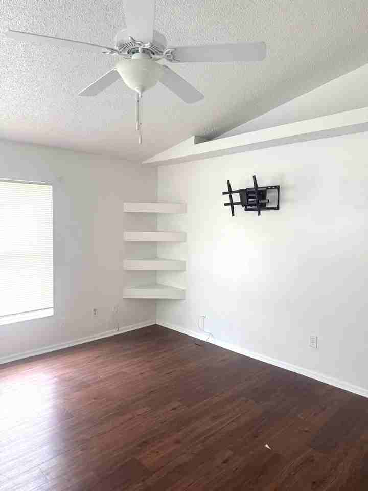 162 Jackson St #1 - Photo 5 of 10