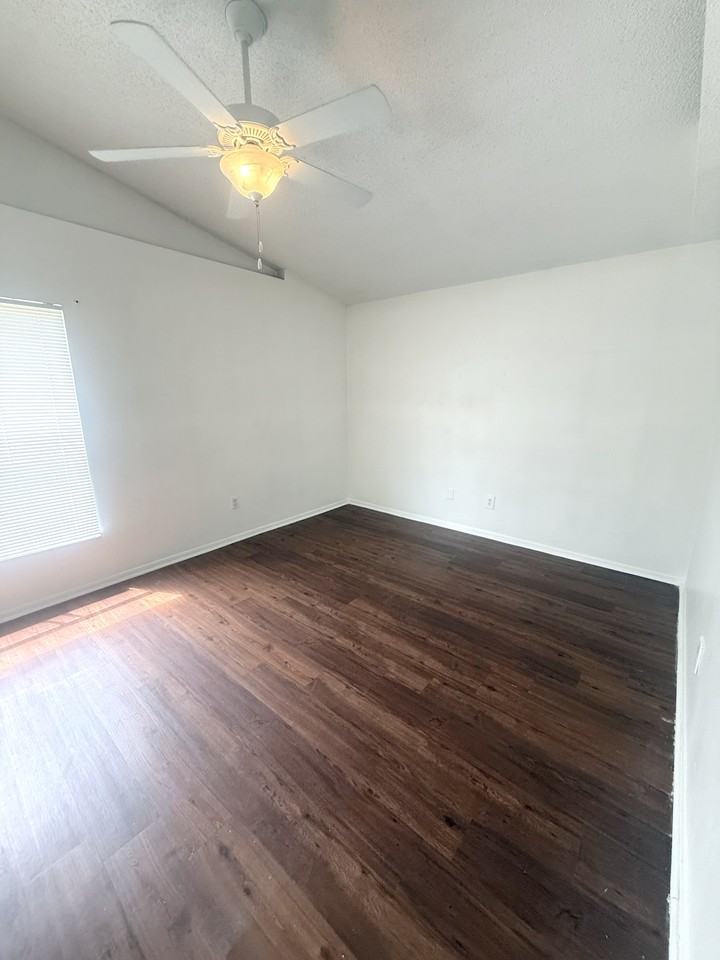162 Jackson St #1 - Photo 6 of 10