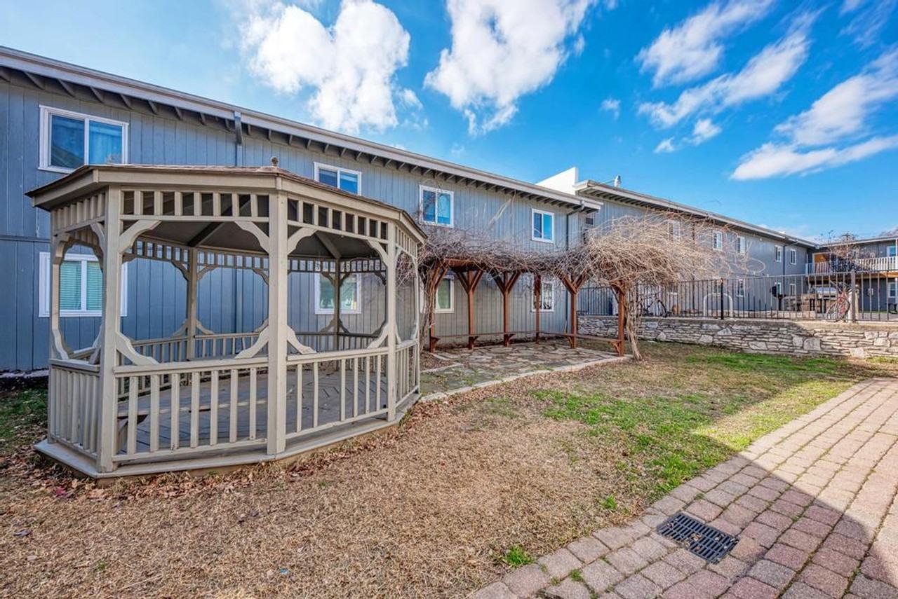 2401 Manor Rd #133 - Photo 7 of 21