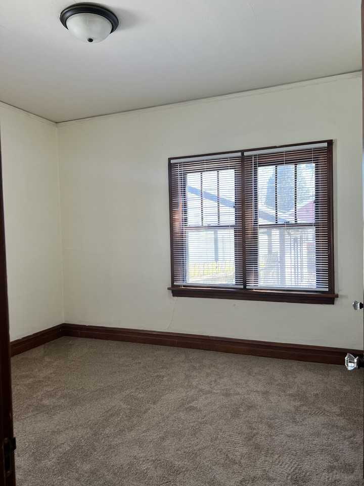 43 N Lewis Ave #1 - Photo 6 of 11