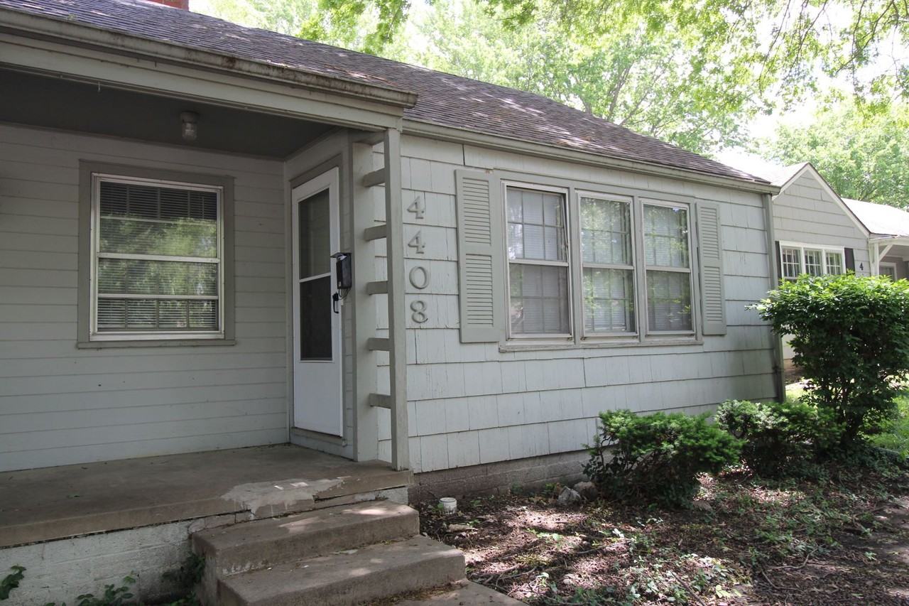 4408 S Parkway Dr - Photo 2 of 9
