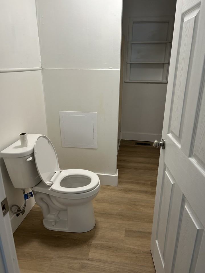 202 Morningside Dr #1 - Photo 4 of 20