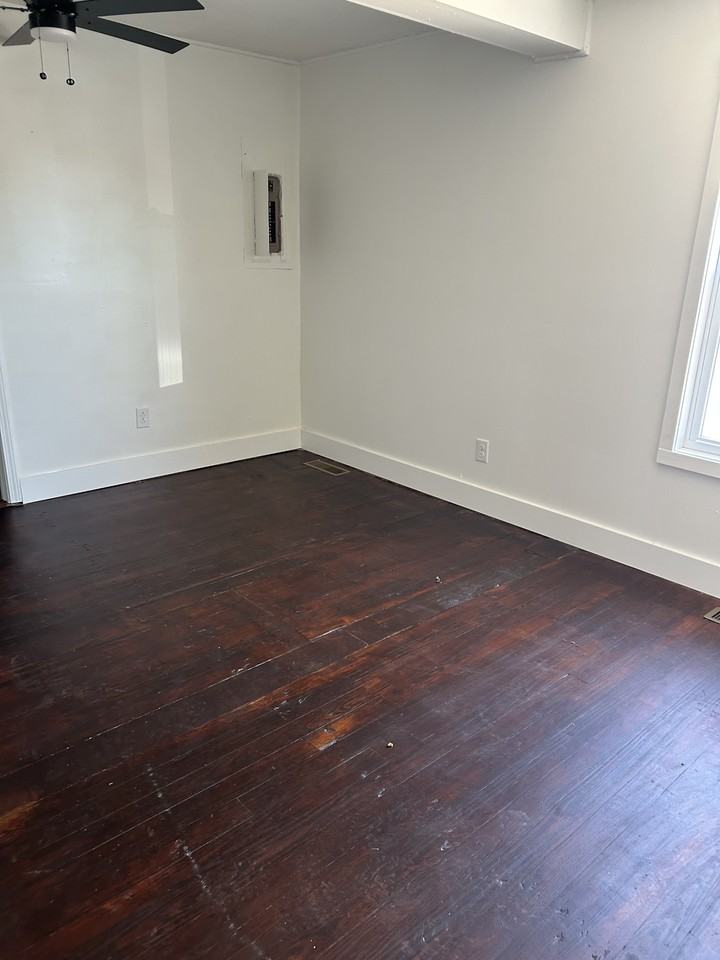 202 Morningside Dr #1 - Photo 5 of 20