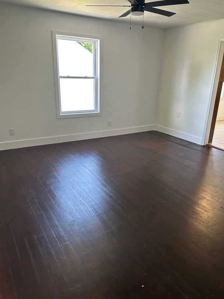 202 Morningside Dr #1 - Photo 6 of 20