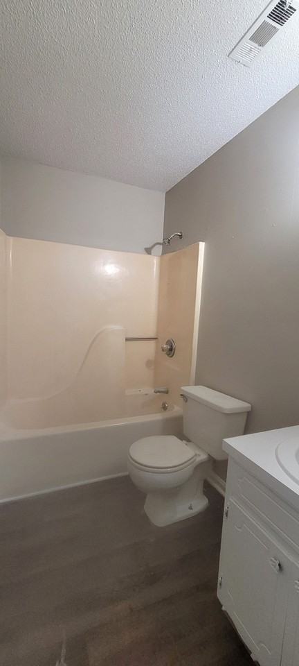2505 Green Oaks Ct #C - Photo 5 of 7