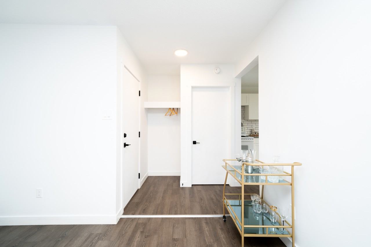 10021 154 St Nw #7 - Photo 5 of 14