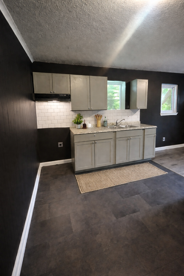 1578 N Trezevant St #1 - Photo 3 of 10