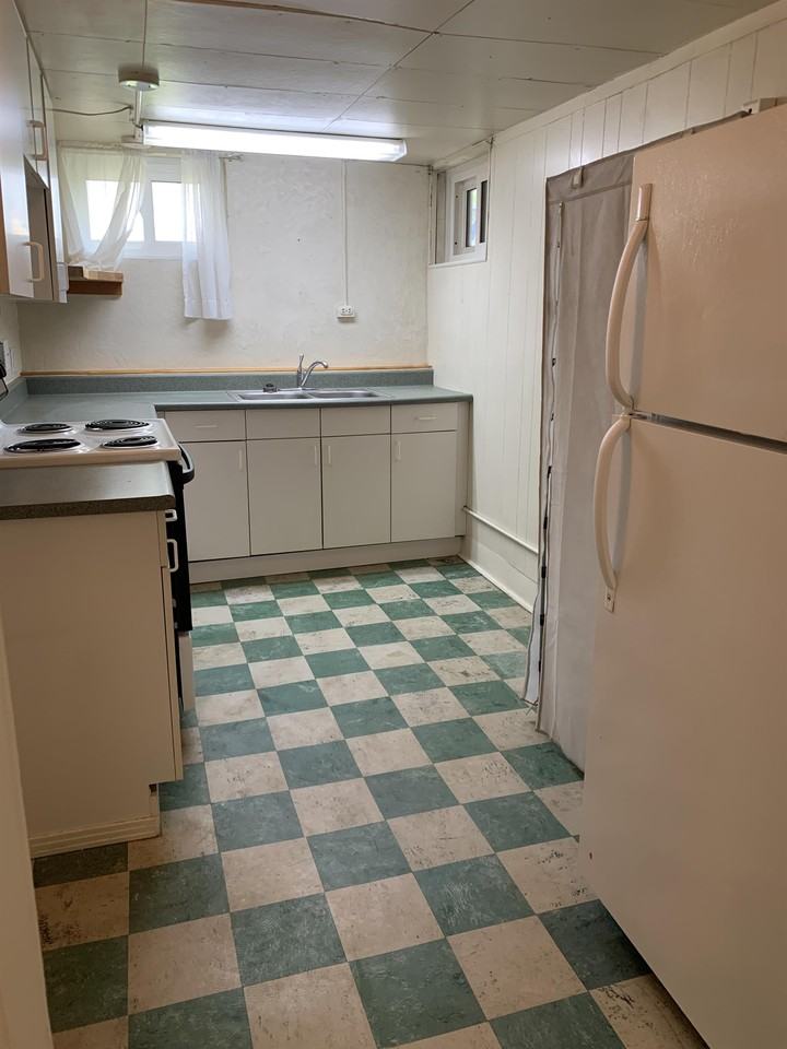 1121 E Flint St - Photo 2 of 7