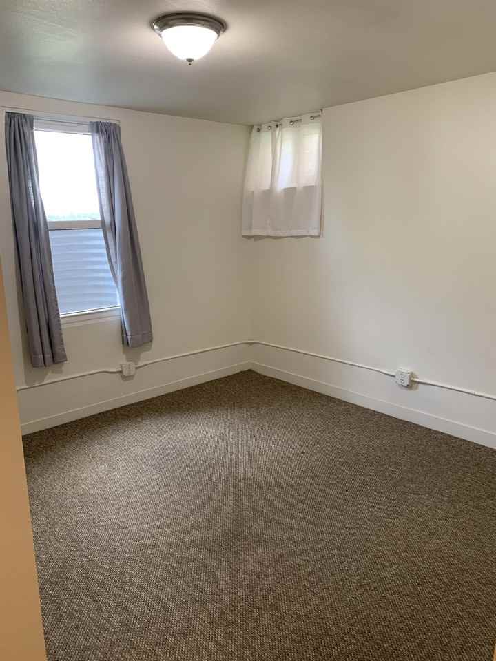 1121 E Flint St - Photo 5 of 7
