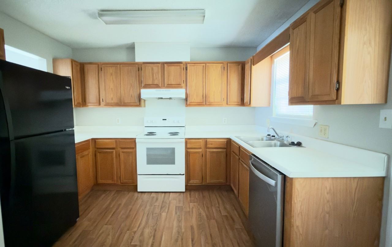 339 Brookfield Rd #1 - Photo 3 of 15