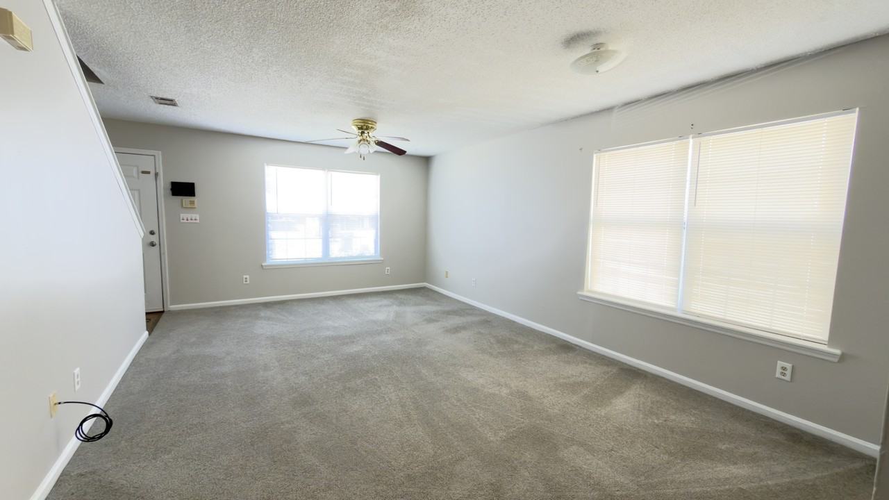339 Brookfield Rd #1 - Photo 5 of 15