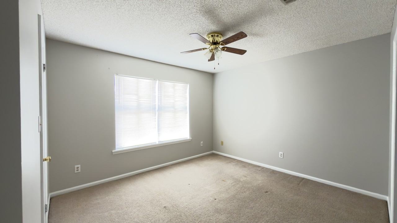 339 Brookfield Rd #1 - Photo 7 of 15