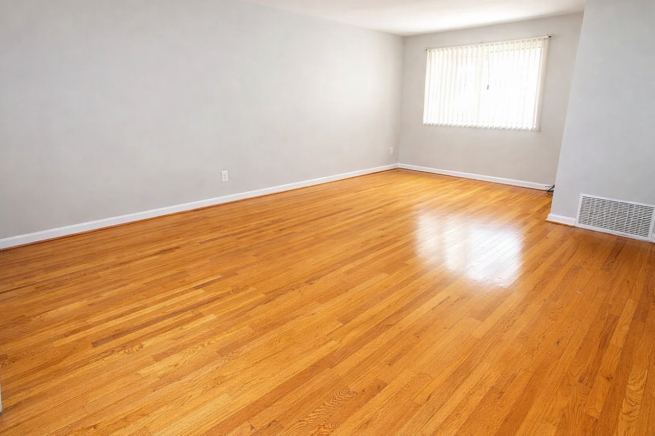 6618 DALZELL PLACEAPT 4 #4 - Photo 3 of 8