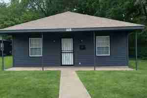 featured image of 325 Carpenter St #1