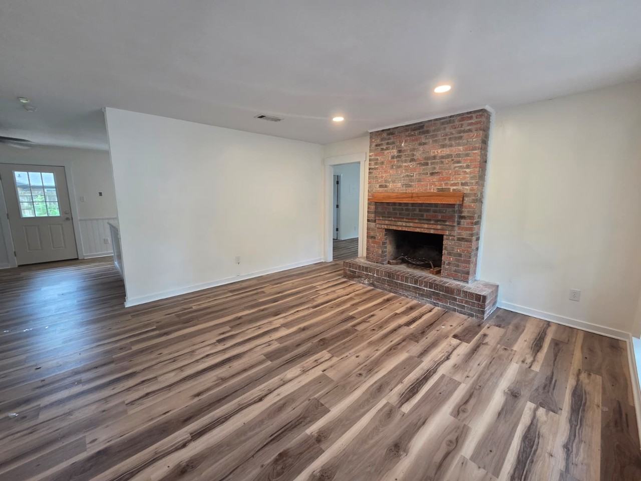 237 Saratoga Dr #1 - Photo 2 of 14