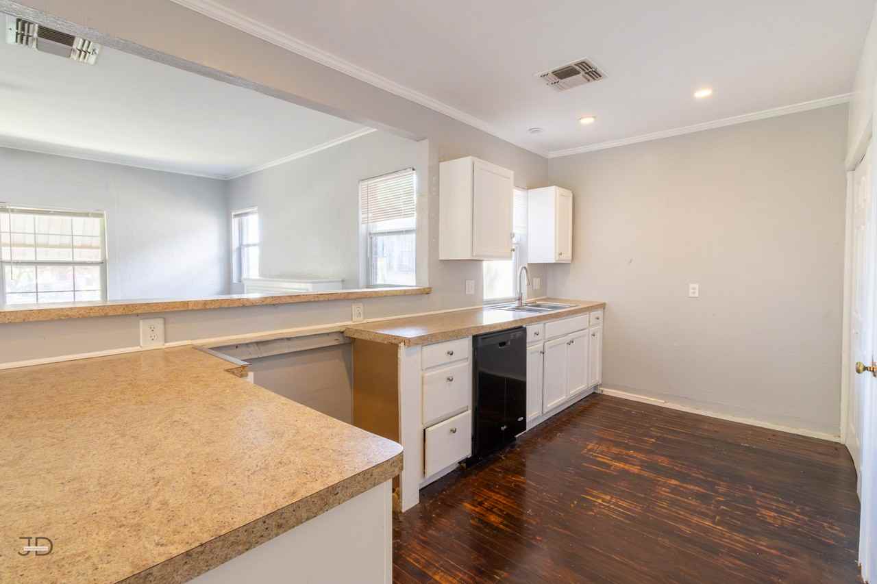 1611 Garfield St #1 - Photo 6 of 15