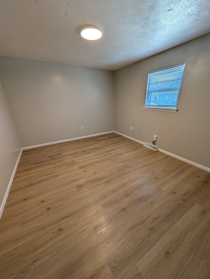 2034 S Barcliff Ave Apt 3 #3 - Photo 5 of 9